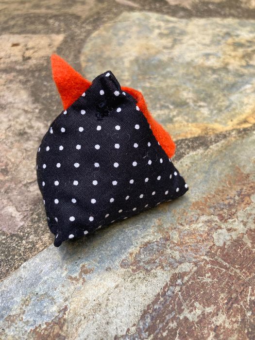 Galinha de tecido feita à mão