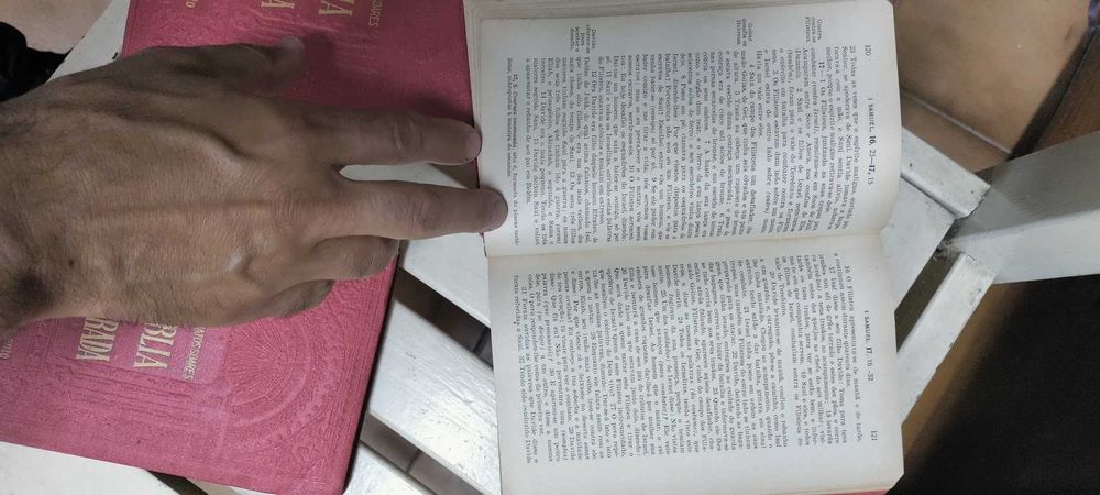 Bíblia Sagrada Antigo e Novo Testamento - edição de 4 volumes