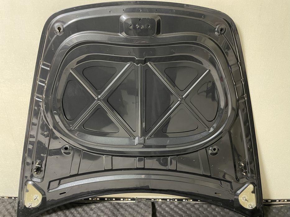 Tesla  3 Highland 2024+ оригінальний капот PN01