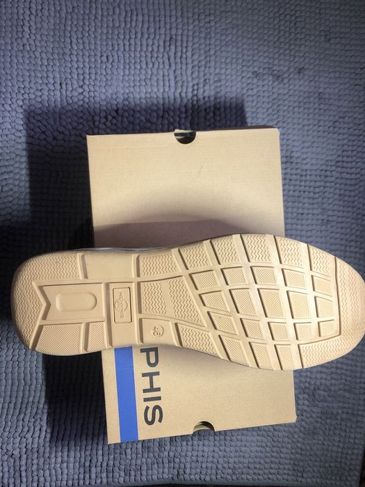 Кросівки нові баварія