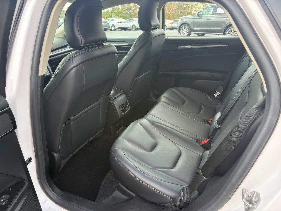 Ford Fusion Hybrid Titanium      2019