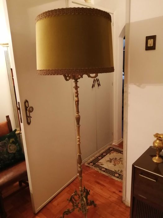 Candeeiro de Pé Alto, bronze trabalhado, com Abajur Veludo (Vintage)