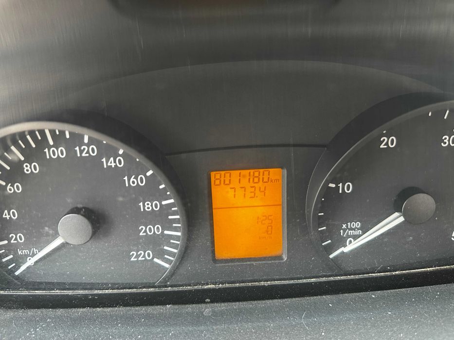 продаж автомобыля