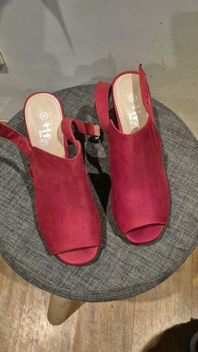 Sandálias Peep Toe Vibrantes