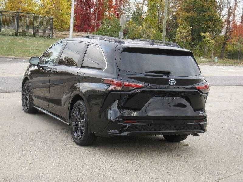 2023 Toyota Sienna XSE 7-Passenger