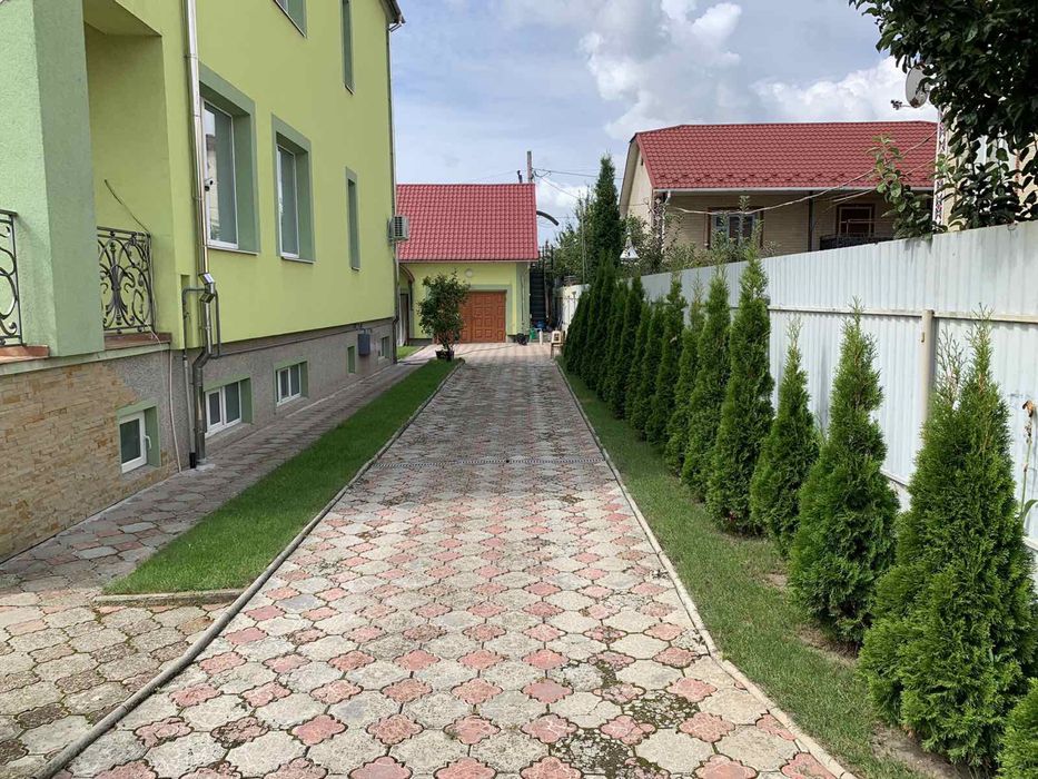 Продам будинок в Гусятині