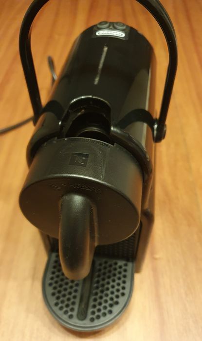 Máquina de Café Nespresso Inissia De'Longhi