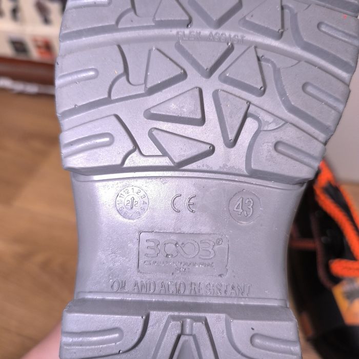 Спец взуття 43 розмір