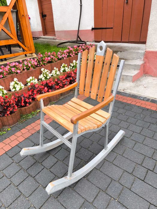 Fotel bujany oryginalny metalowo-drewniany