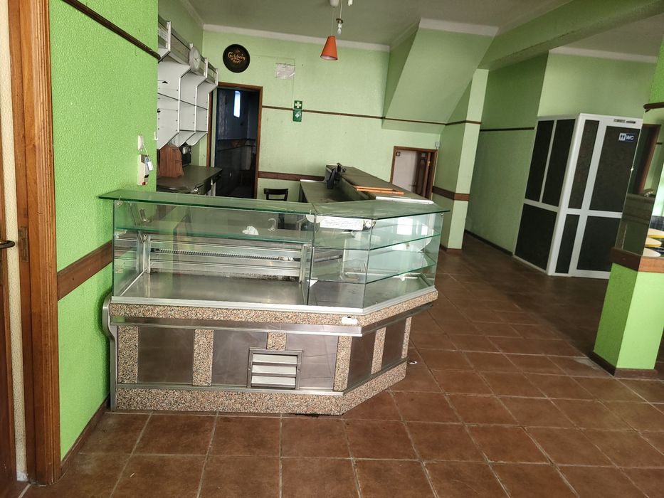 Móveis de café em bom estado