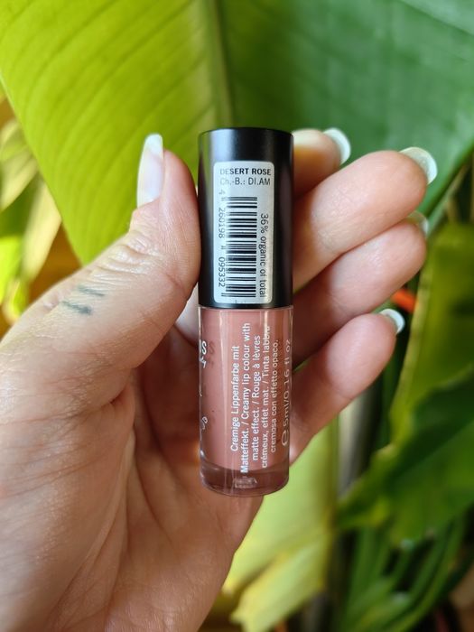 Benecos Natural Matte Liquid Lipstick. Kolor Desert Rose.