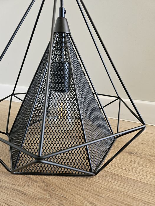 Lampa wisząca typu loft czarna E27 razem z żarówką