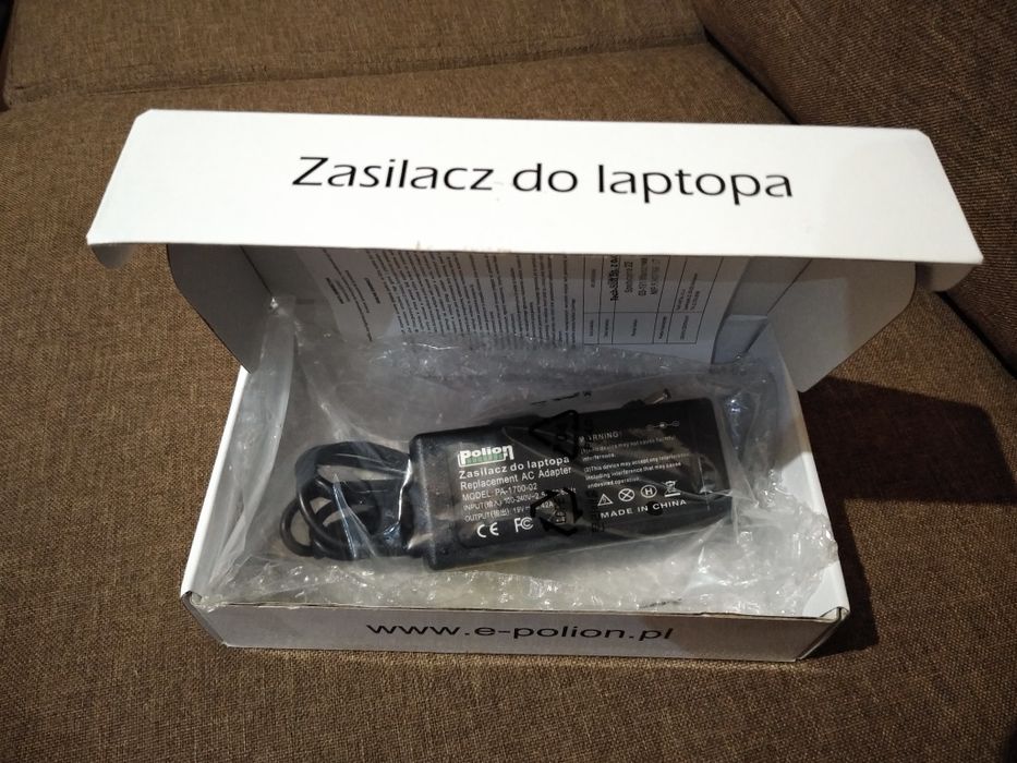 Zasilacz do laptopa