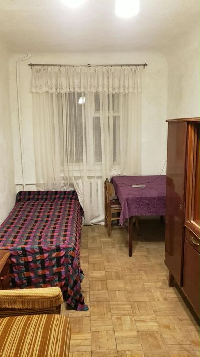 Здається кімната або підселення По. Грушевського