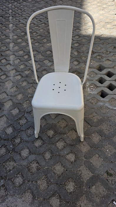 Cadeiras e Bancos em  Metal