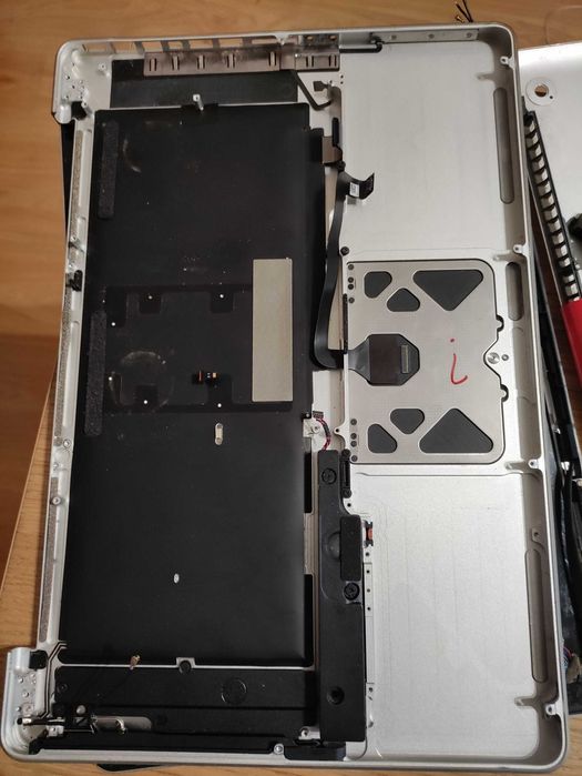Várias peças de MacBook pro  15 polegadas posterior a 2008
