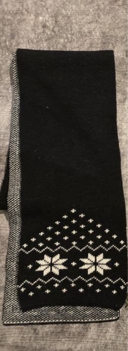 New scarves / shawls by Parfois, D. Sample, and Pepe Jeans64563929920899123