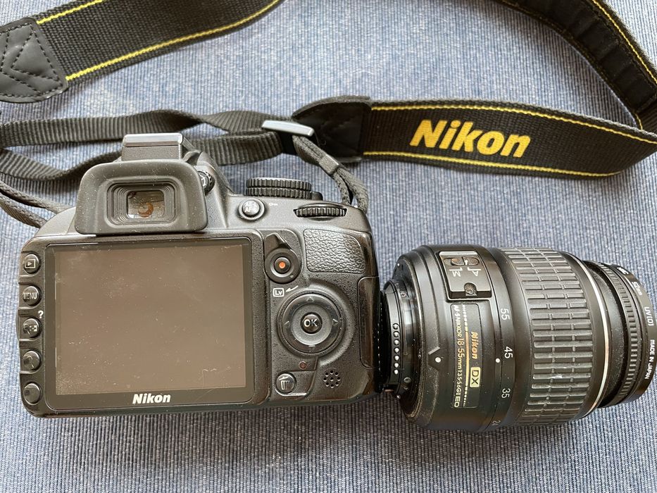 Nikon D3100 usada
