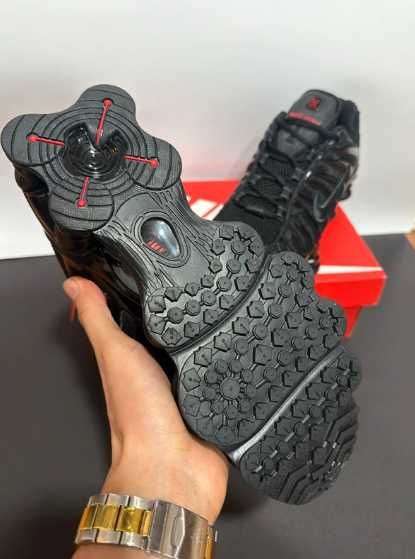 Pasuje bardzo dobrze do ubrań. Rozmiar.36