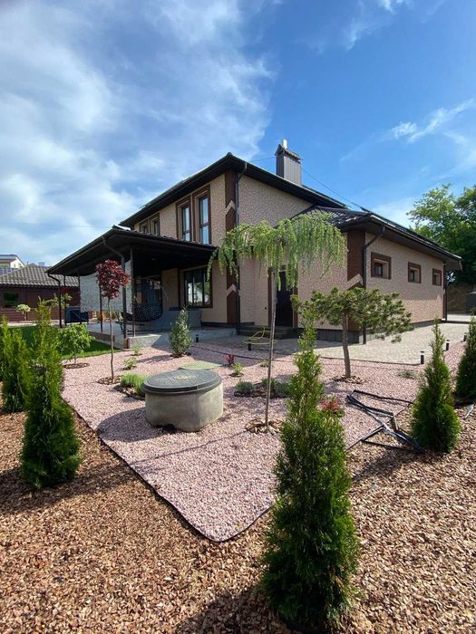 Продаж будинку мрії з потрійним видом опалення та сонячними панелями!