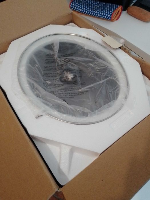 Panela elétrica Quigg nova