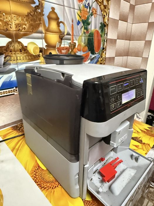 кавомашина Bosch VeroAroma 300 (модель TES60351DE/08)