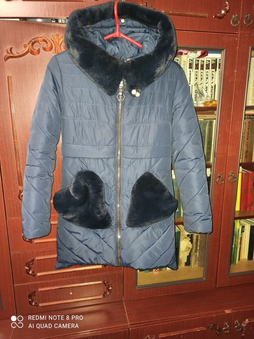 Продам куртку для дівчинки 8-10 років