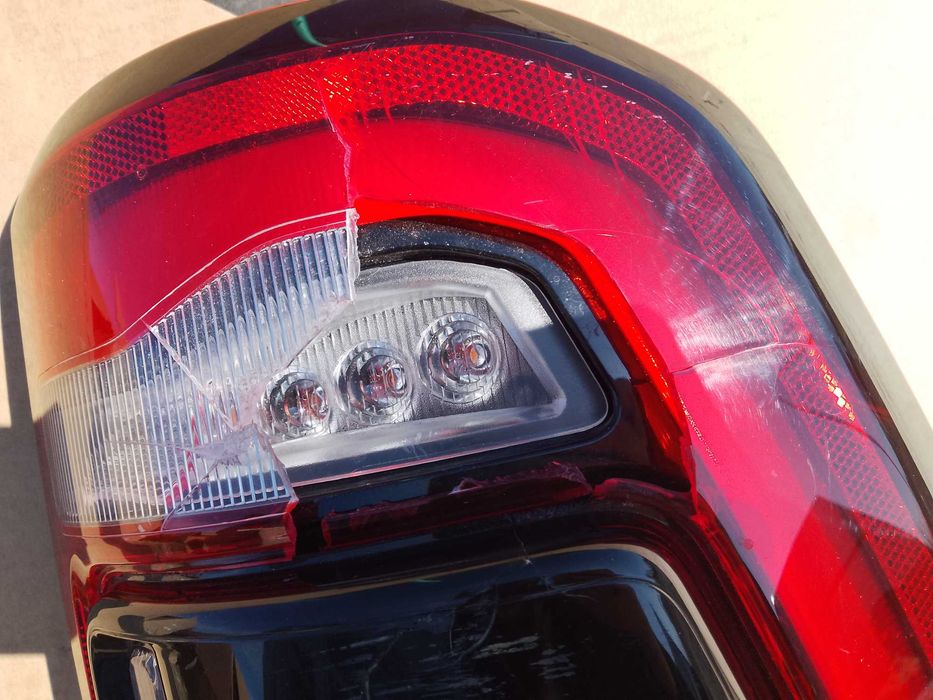Lampa Tył Tylna Prawa Oryginalna Kpl. Dodge Ram V 1500 Limitde 21R