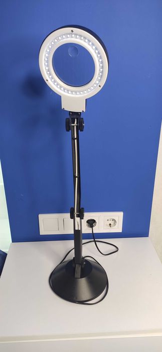 Лупа-лампа настільна