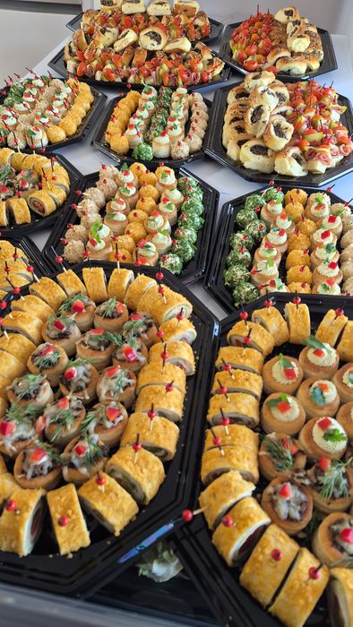Katering, catering, imprezy, urodziny, zastawa stołowa