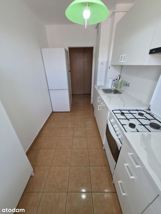 5 lub 6 pokoi, 2 łazienki z WC, 2 poziomy, balkon, schowek, garaż