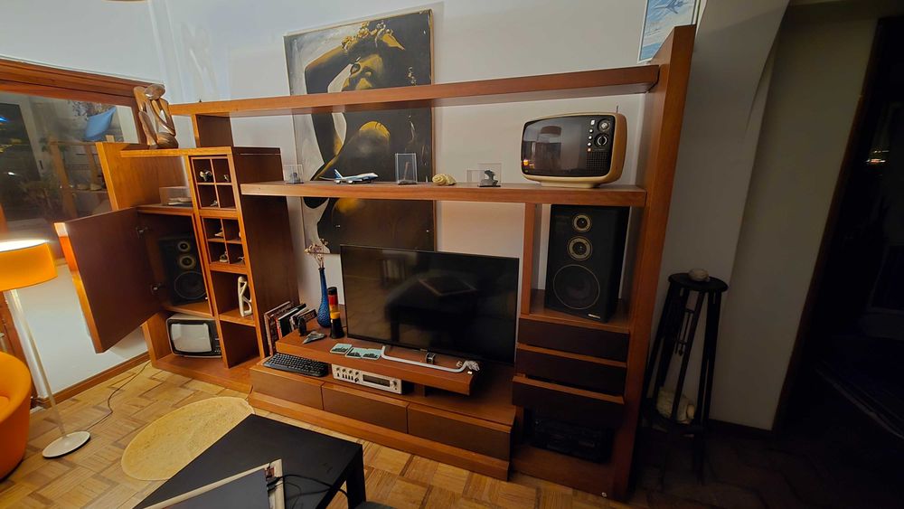 Grande estante moderna para sala
