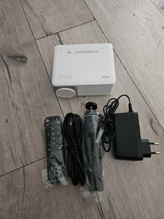 Mini projektor LED AKIYO biały