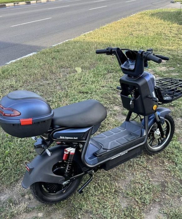 Электроскутер IDemo Freemoove Swift B-80LA