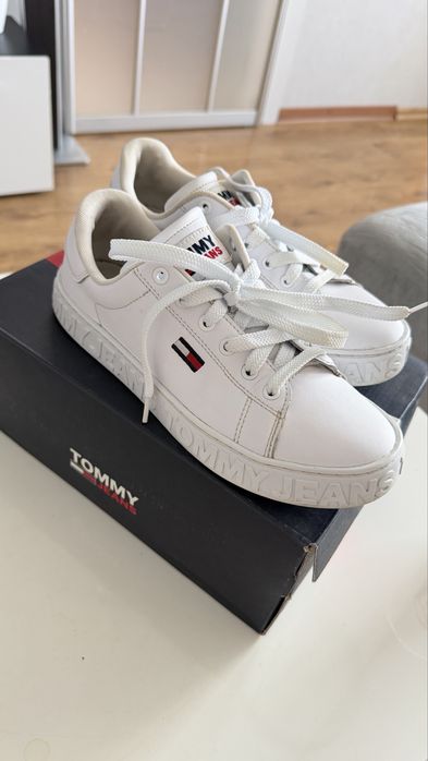 Кеди кросівки білі tommy jeans hilfiger 38