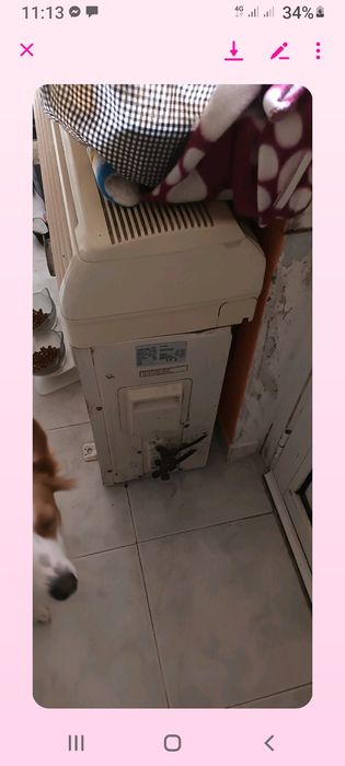 Ar condicionado em bom estado  retirado de uma pastelaria
