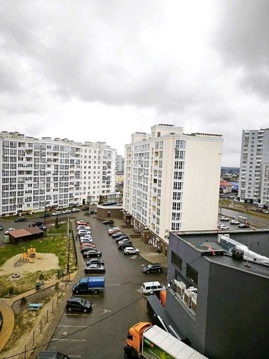"єОселя" Простора Квартира 67,5 м² у Зданій новобудові