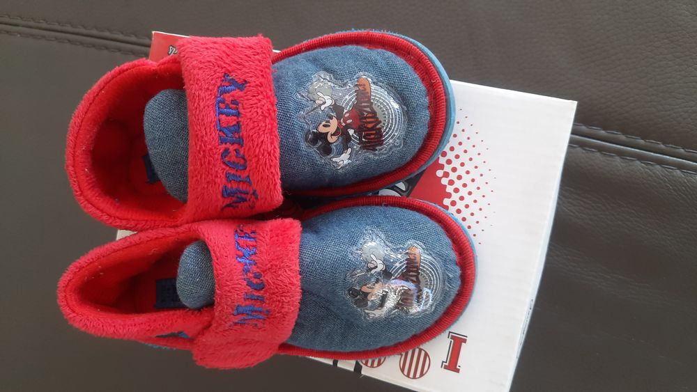 Kapcie Myszka Mickey 23/24 Disney na rzepy do przedszkola