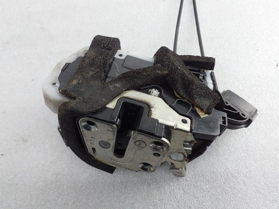 Fechadura / fecho porta frente esquerdo NISSAN Juke (F15)