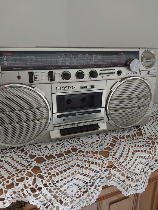 Radiomagnetofon Sharp GF-5757 z lat 80-tych