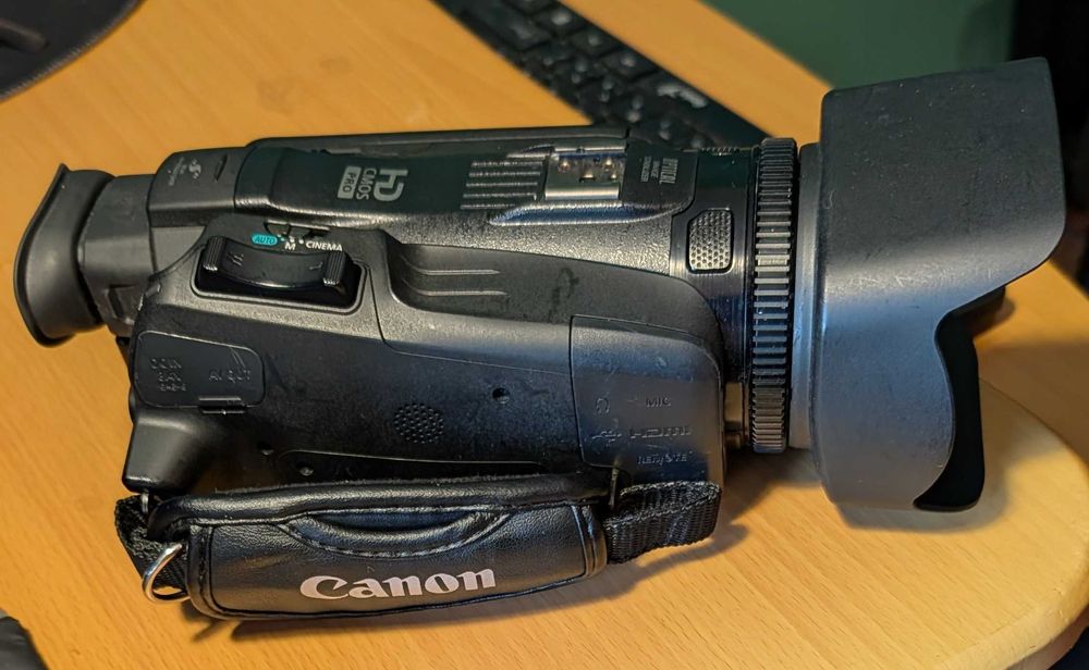 Продам відеокамеру Canon Legria HFG26 робочу в хорошому стані.
