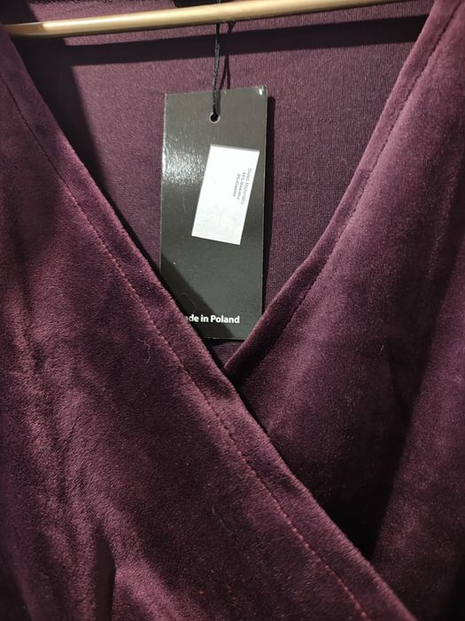 Nowa welurowa sukienka