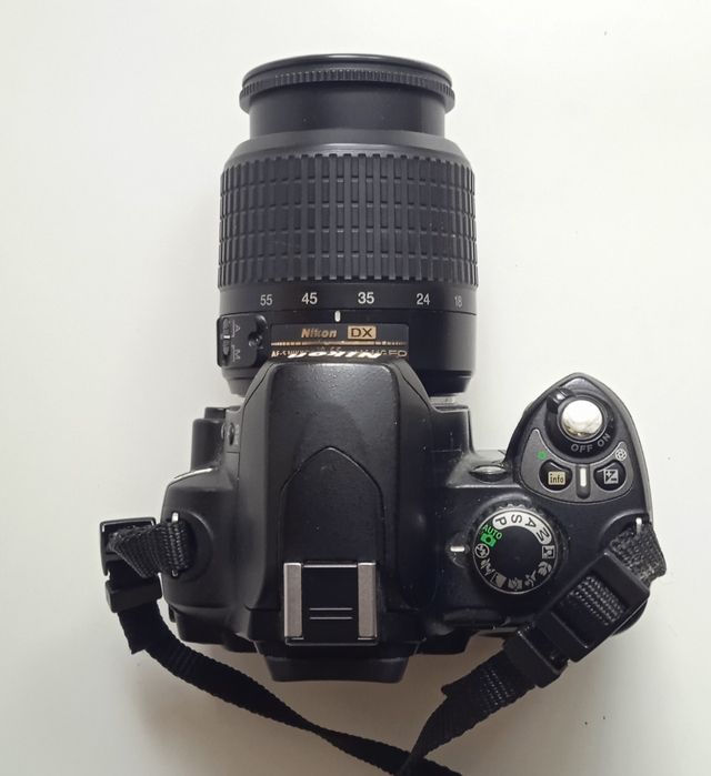 Nikon - lustrzanka z obiektywem