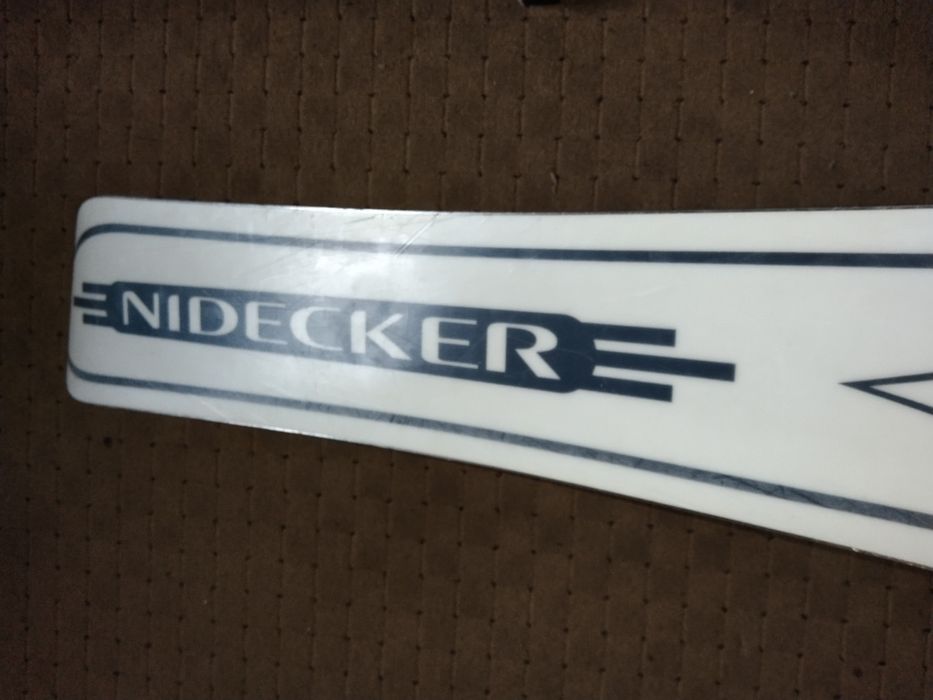 Deska snowboardowa NIDECKER szybkościowa agresywna 153 cm