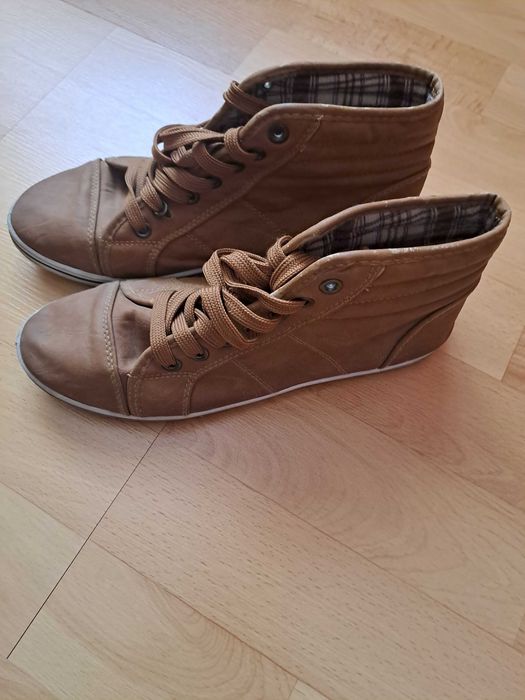 Buty brązowe sportowe