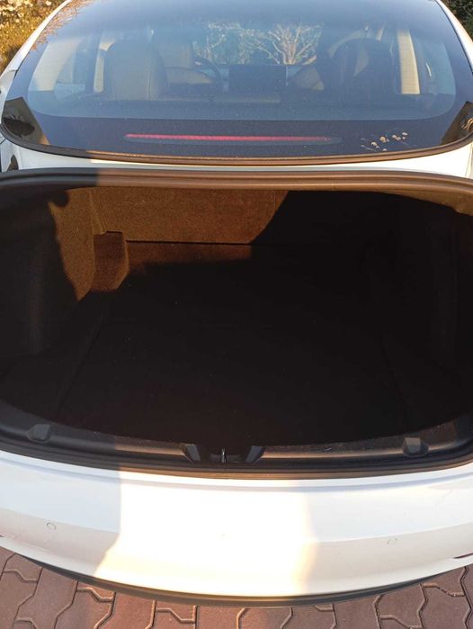 Tesla Model 3 2021 SR+