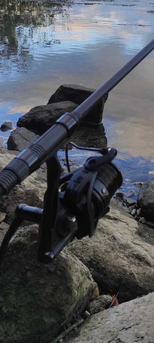 Conjunto Carpfishing – 2 Canas + 2 Carretos + Saco 2 Compartimentos