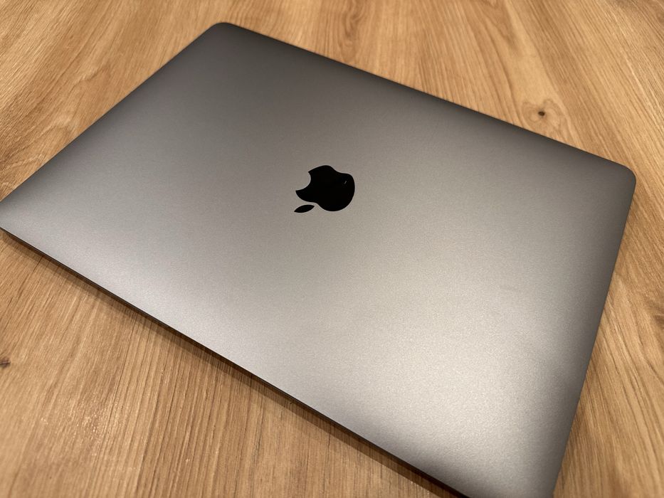 Macbook Air i5 16GB RAM stan Bardzo Dobry
