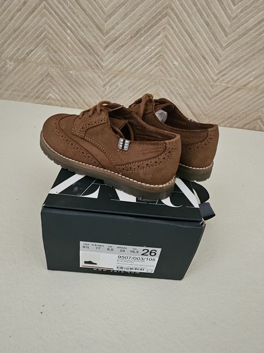 Sapatos de criança da marca Zara Kids, tamanho 26