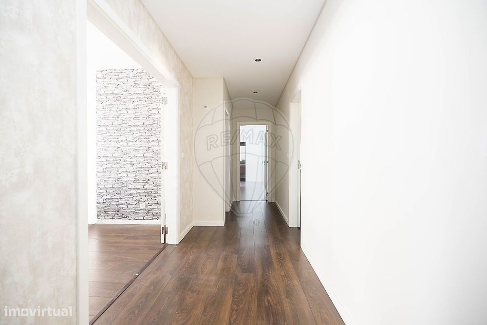Apartamento T4 para arrendamento